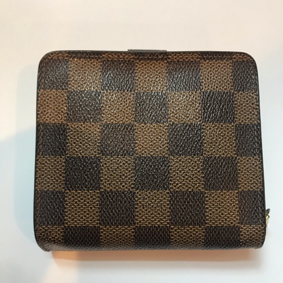 🛍️HOST PICK🛍️7/19/24🛍️06/12/24 🛍️VINTAGE LOUIS VUITTON DAMIER COMPACT WA… - Picture 3 of 16